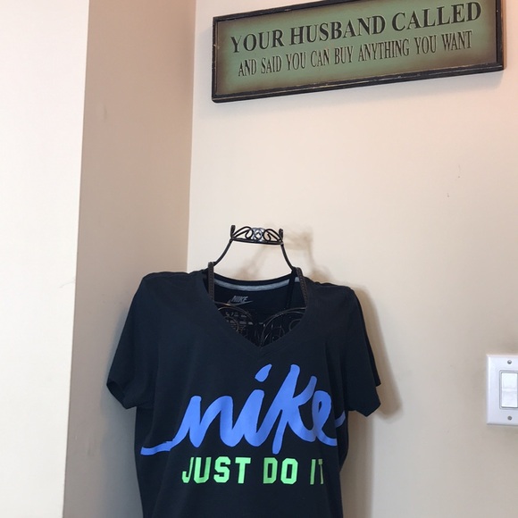 Nike “Just Do It” V-Neck Slim Fit T-Shirt Size XL - Picture 3 of 5